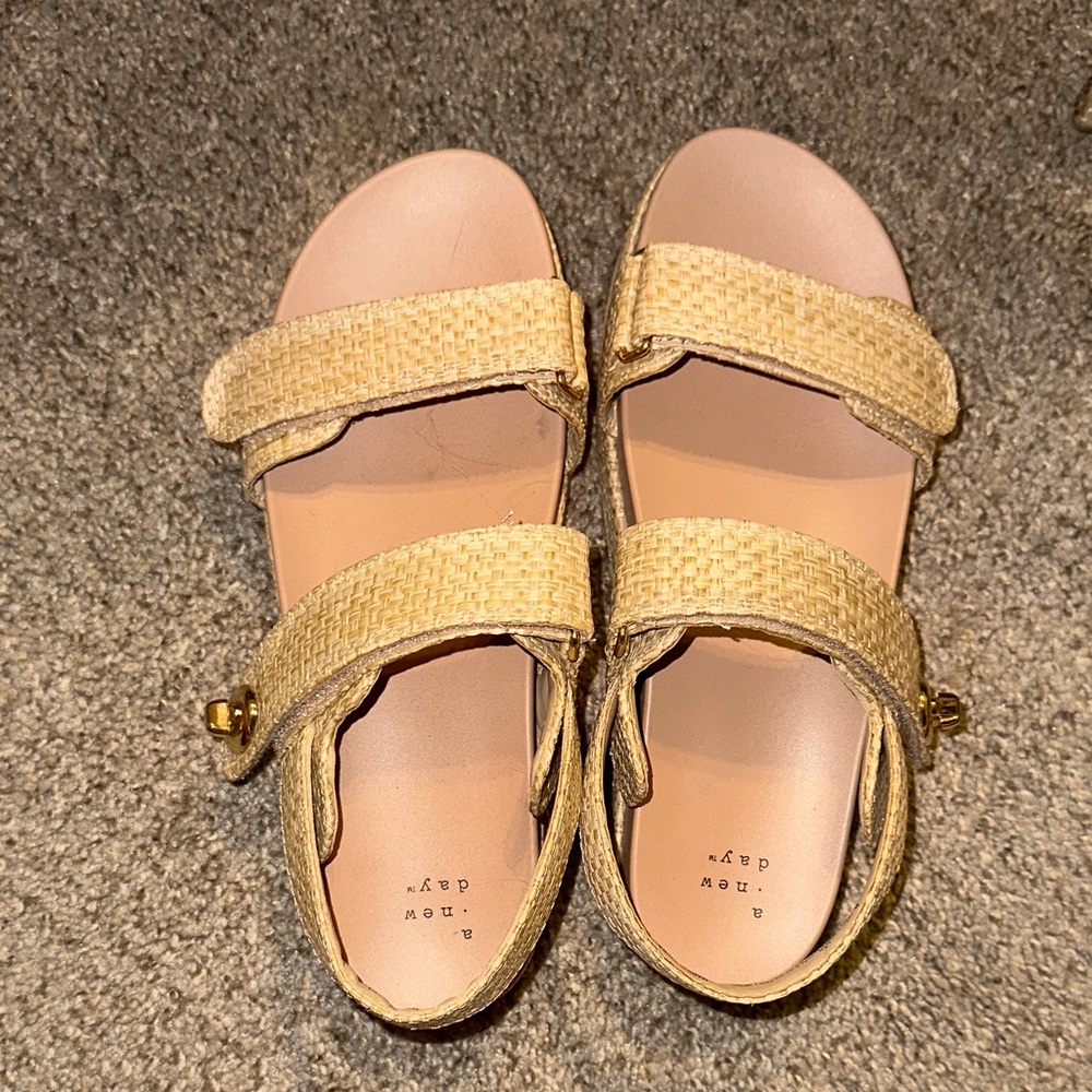 a new day platform double band sandals sz 9